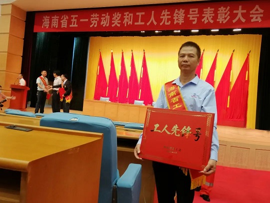9 9